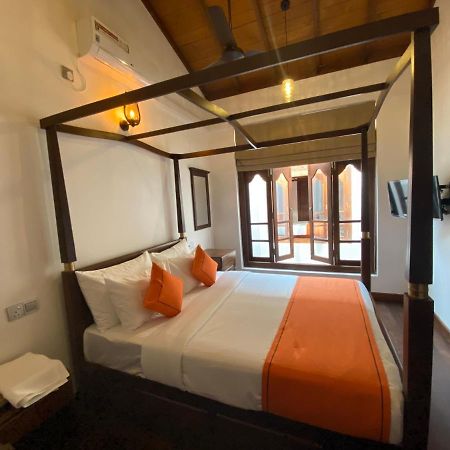 Bed and Breakfast The Dutch Boutique Ґалле Екстер'єр фото